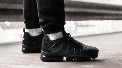 Nike VAPORMAX PLUS TRIPLE BLACK