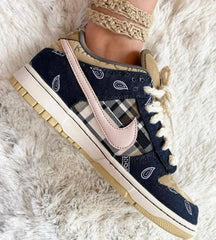 Nike SB Dunk Low Travis Scott BAND