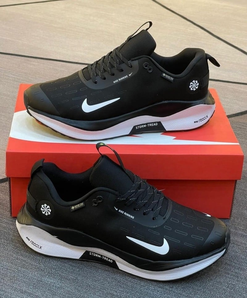 Nike INFINITY Run 4 React X GORE TEX BLACK WHITE