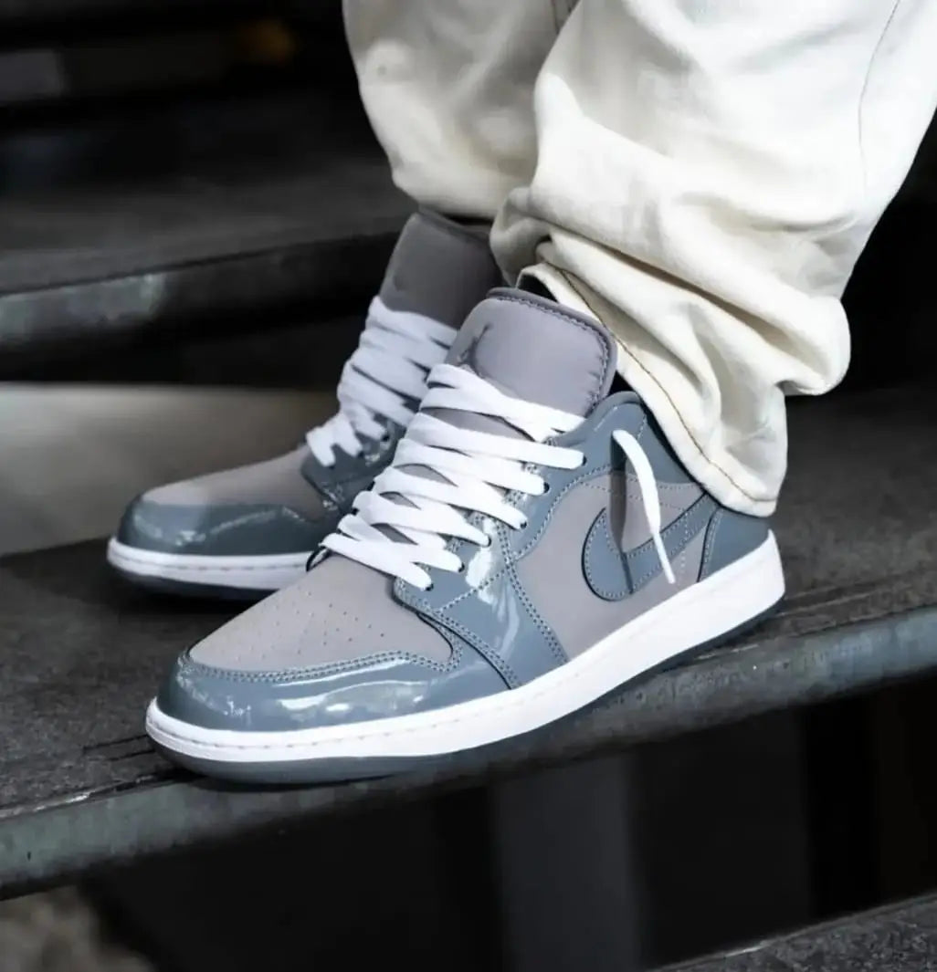 Nike Air Jordan 1 Low SE MEDIUM GREY COOL GREY WHITE