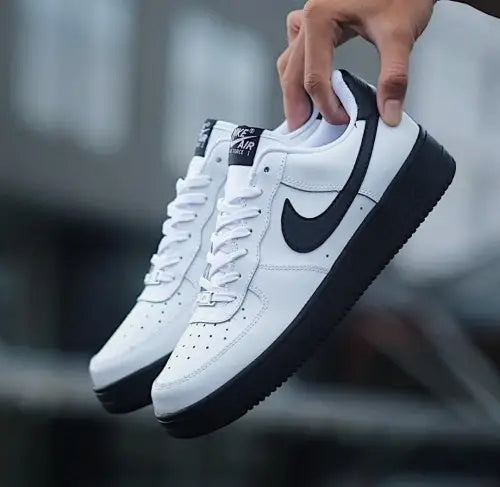 Nike AirForce 1 Low WHITE BLACK SOLE