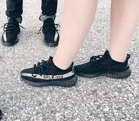 Adidas Yeezy 350 V2 Oreo for Girls  Semi-UA 7A Quality Full Kit (D-2023)
