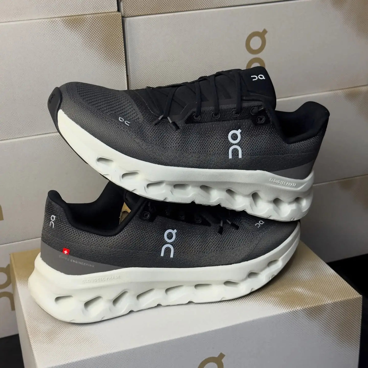 On Cloud Running Tilt Black Asphalt
